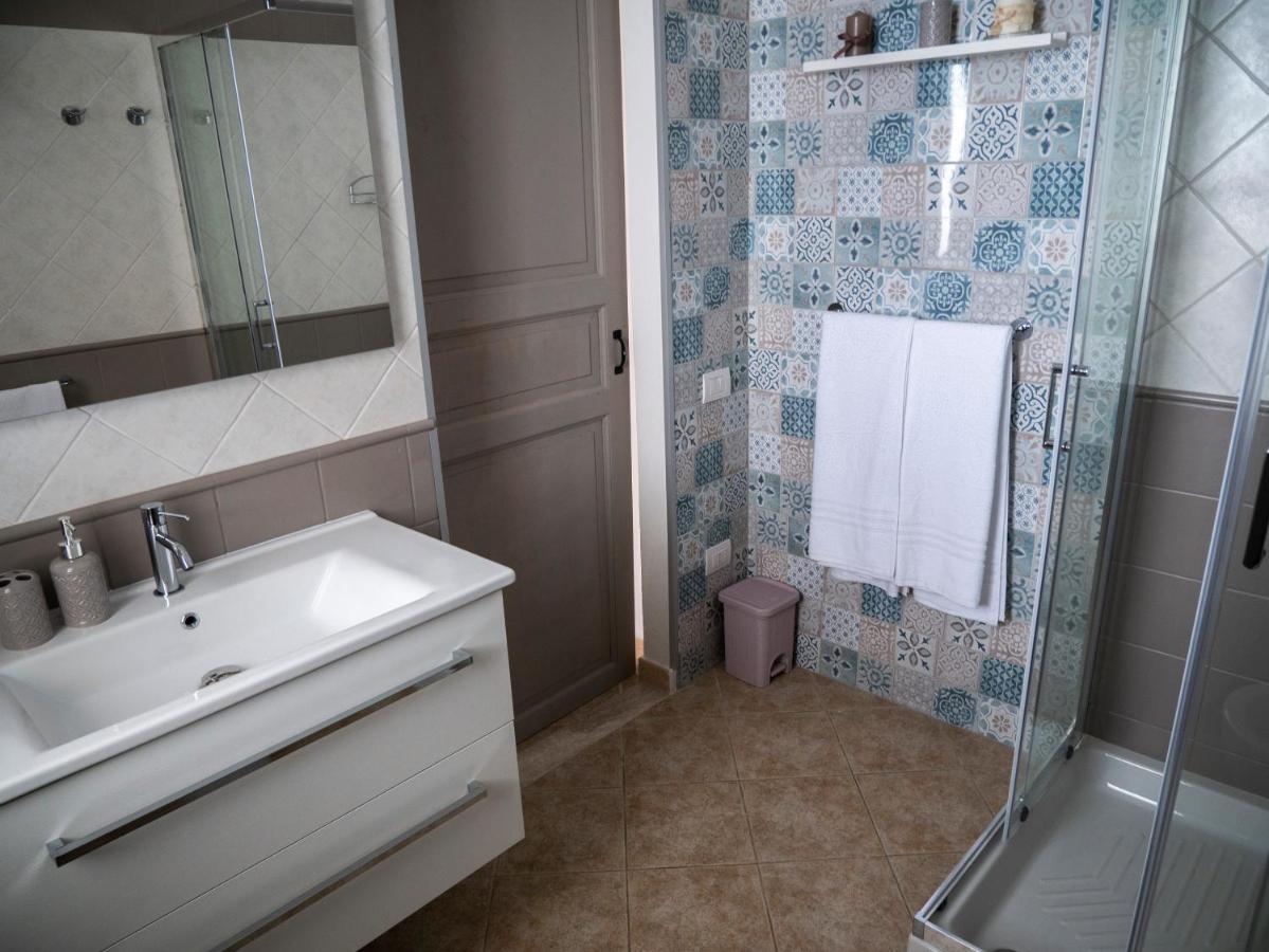Hotel Domo Anna Villasimius Exterior foto
